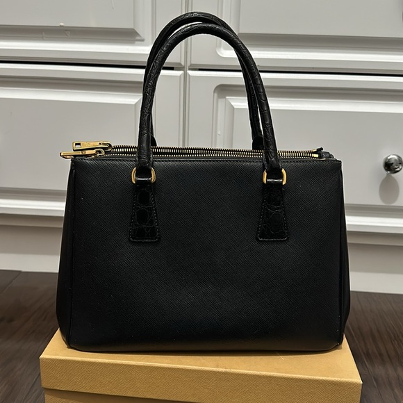 Prada Galleria Double Zip Tote Crocodile - Picture 4 of 7